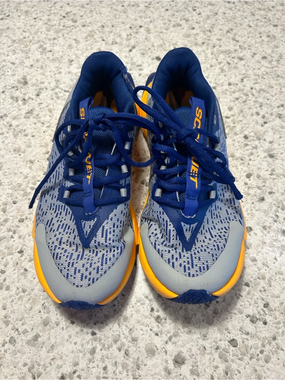 Under Armour Scramjet 5 GS kids sneakers size 5 5Y blue orange